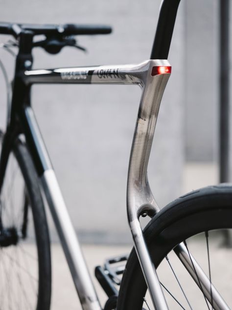 https://3dprintingindustry.com/news/interview-urwahn-x-vagabund-target-3d-printed-production-of-100-bike-frames-by-end-of-year-160778/ Motorcycle Workshop, Urban Bicycle, Custom Bmw, Bike Details, Fixed Bike, Fixie Bike, Fixed Gear Bike, I Want To Ride My Bicycle, Bicycle Frame