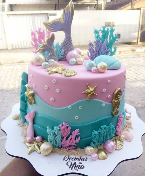 Fall Filter, Mermaid Birthday Cake, Little Mermaid Cakes, Mermaid Birthday Party Decorations, Mermaid Theme Birthday Party, Mermaid Birthday Cakes, Ariel Birthday, Sea Cakes, Airbrush App