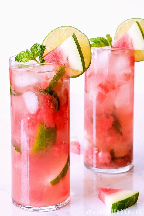 Watermelon Mojito Recipe, Watermelon Cocktail Recipes, Best Watermelon, Watermelon Punch, Mojito Ingredients, Watermelon Cocktail, Watermelon Mojito, Watermelon Drink, Mint Mojito