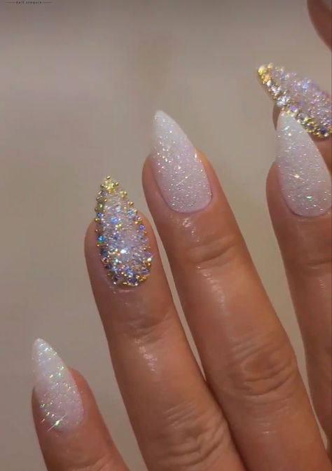 Miss Universe Nails, Old Hollywood Inspired Nails, Old Hollywood Glam Nails, Old Hollywood Nail Designs, Hollywood Glam Nails, Disco Theme Nails, Gatsby Nails 1920s, Old Hollywood Nails, Winter Birthday Nails