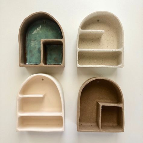 Clay Shelves, Curio Cabinets, Slab Ceramics, Cerámica Ideas, Clay Diy Projects, Diy Ceramic, Tanah Liat, Keramik Design, Pottery Crafts