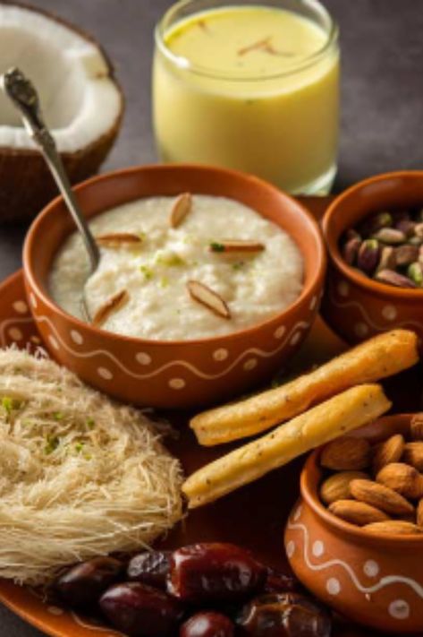 Karwa Chauth Sargi, Hindu Food, Childhood Memories Aesthetic, Memories Aesthetic, Whole Grain Flour, Married Women, Nutritious Foods, Vegetarian Protein, Women In India