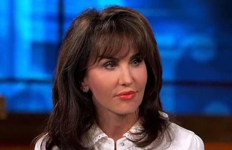 Robin Mcgraw Plastic Surgery, Robin Mcgraw, Dr Phil Show, Facelift Before And After, Facelift Procedure, Nose Reshaping, Laser Skin Resurfacing, Face Lift Surgery, Dr Phil