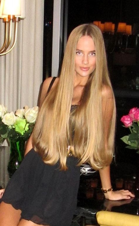 Luscious Locks — WOW. Waist Length Hair, Long Silky Hair, Long Hair Pictures, Blonde Hair Inspiration, Super Long Hair, Long Blonde, Haircuts For Long Hair, Long Blonde Hair, Long Hair Women