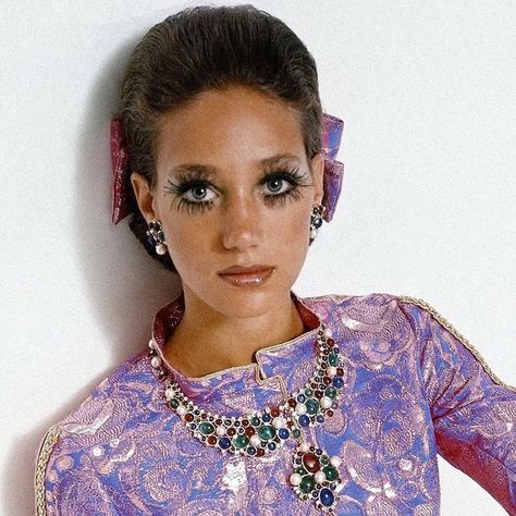 Marisa Berenson, wearing mauve lame Indian tunic-and-pants with necklace by Chanel; Hair by Guillaume in Paris. Photo by Gianni Penati. Vogue 1969✨ Marisa Berenson, Colleen Corby, Patti Hansen, Pattie Boyd, Jean Shrimpton, Oh My Goddess, Indian Tunic, Lauren Hutton, Seventies Fashion