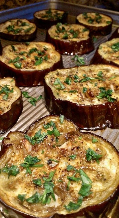 Garlic-Stuffed Roasted Eggplant - Easy DIY Recipes Baked Clams Oreganata, Smoked Sausage Casserole, Roasted Eggplant Recipes, Easy Eggplant, Sausage Ragu, Italian Parsley, Eggplant Recipe, Eggplant Dishes, Roasted Eggplant