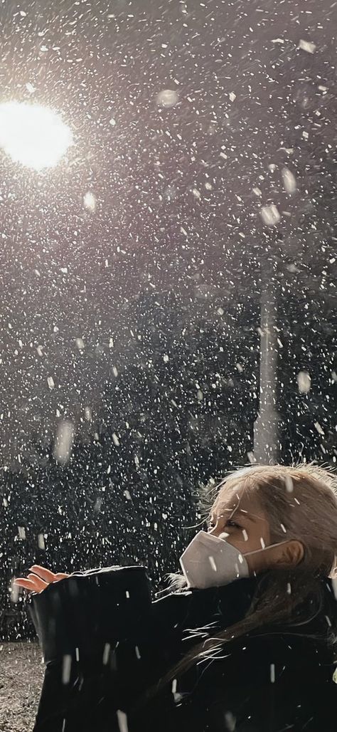 kíss on Twitter: "park chaeyoung rosé long wallpapers ♡ @blackpink… " Kpop Christmas Wallpaper Blackpink, Bloom With Grace, K Pop Wallpaper, Winter Love, Winter Wallpaper, Winter Pictures, Rose Wallpaper, Park Chaeyoung, 영감을 주는 캐릭터