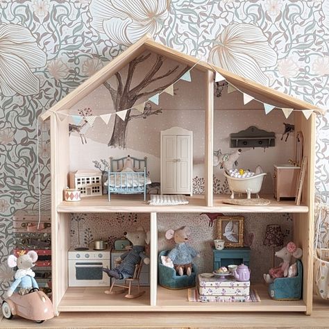 Ikea Dolls House Maileg, Ikea House Shelf, Ikea Maileg House, Flisat Ikea Dollhouse, Maileg Ikea House, Maileg Flisat, Maileg Ikea Dollhouse, Ikea Dollhouse Maileg, Flisat House