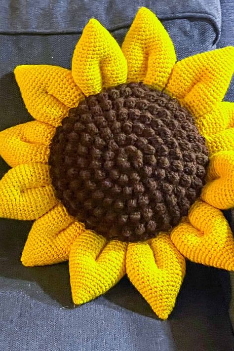 Crochet Sunflower Pillow Pattern - thecaffeinatedsnail.com Sunflower Pillow Pattern, Crochet Mini Easter Basket, Crochet Flower Pillow, Crochet Sunflower Pattern, Crochet Giraffe Pattern, Sunflower Pillow, Fall Crochet Patterns, Crochet Eyes, Crochet Strawberry