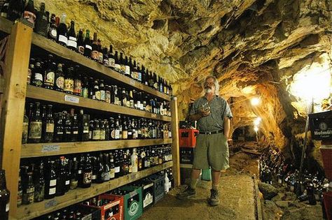 Danny-Gold-Mine Beer Storage Ideas, Beer Cellar, Brew Master, Brewing Recipes, Beer Storage, Wine Cave, Beer 101, Home Brewery, Wood Wine Racks