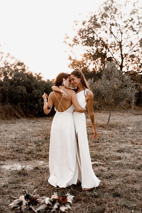 Two Brides Photoshoot, Bayou Wedding, Lesbian Wedding Photography, Wlw Wedding, Gay Wedding Photos, Gay Wedding Cakes, Women Suits Wedding, Queer Weddings, Nyc Elopement