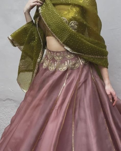 AIKEYAH on Instagram: "Gul Ghagra, in a vivid combination of green and onion pink, adorned with chand Phool embroidered motifs and thick gota, now listed on the web shop." Ethnic Lehenga Designs, Onion Colour Lehenga, Pink Combination Outfit, Pink And Green Aesthetic Outfits, Lehenga Blouse Back Designs, Pink And Green Lehenga, Onion Pink Lehenga, Organza Designs, Colour Combinations Clothes