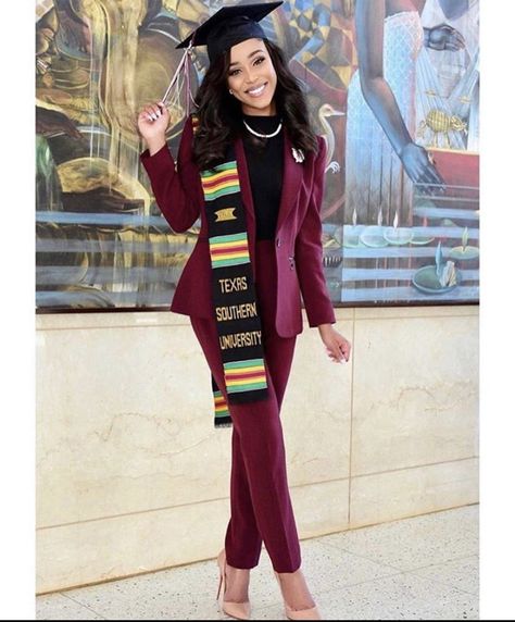 Outfit Ideas University, University Graduation Outfit, Graduation Outfit Ideas University, Outfit Graduacion, Graduation Pictures Outfits, Graduation Ceremony Outfit, Graduation Outfits For Women, Graduation Outfit College, Graduation Outfit Ideas