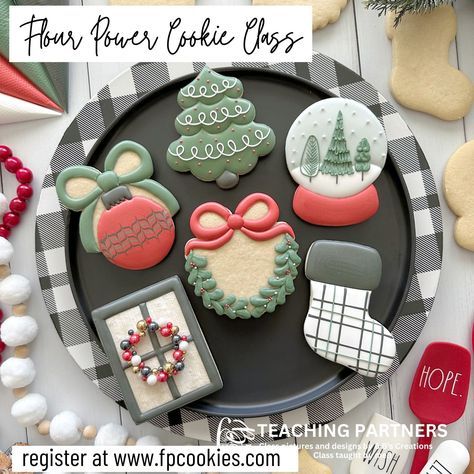 Christmas Cookie Wreaths, Paint Your Own Cookies Christmas, Rustic Christmas Cookies Decorated, Christmas Cookie Class Ideas, Gnome Royal Icing Cookies, Snowglobe Cookies Decorated, Teacher Christmas Cookies, Winter Decorated Cookies, Mini Christmas Cookies Decorated