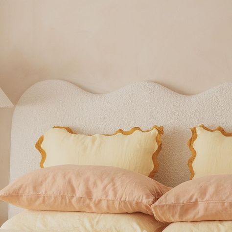 Bed Threads.® on Instagram: "Pastel-hued heaven courtesy of @thefrenchfolk spotlighting our new Limoncello & Turmeric Scalloped Euros. 🍋 🍑 Pair with our Limoncello & Terracotta bedding to recreate the look. ✨" Pastel Yellow Bedroom Ideas, Bed Threads Limoncello, Scalloped Duvet Cover, Scalloped Pillowcase, Scallop Pillow Case, Terracotta Bedroom, Ochre Linen Bedding, Yellow Bedroom, Yellow Decor