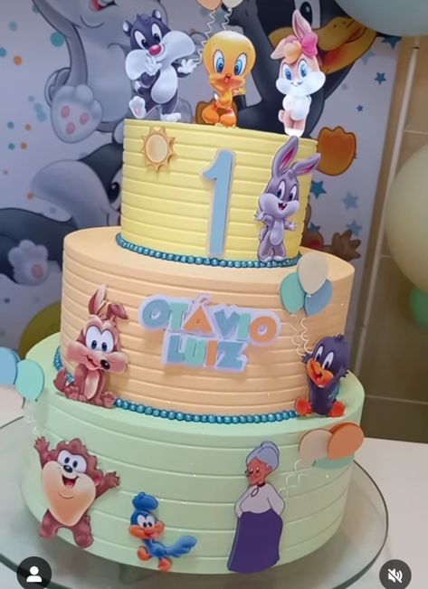 Looney Tunes Birthday Cake, Looney Tunes First Birthday Party Ideas, Baby Looney Tunes Cake, Baby Looney Tunes Birthday Party, Looney Tunes Party, Bird Baby Shower, Baby Looney Tunes, Cake Decorating Piping, Baby Shower Theme Decorations