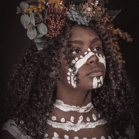 Aboriginal girl ig : bullam_art White Cockatoo, Australian People, Floral Headdress, Aboriginal Culture, Aboriginal People, Indigenous Culture, National Portrait Gallery, People's Choice Awards, Studio Shoot