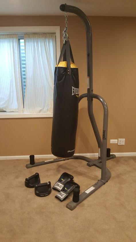 Punching Bag At Home, Diy Punching Bag Stand, Punching Bag Aesthetic, Boxing Room, Boxing Bag Stand, Punching Bag Workout, Boxing Workout Routine, Punching Bag Stand, Heavy Bag Stand