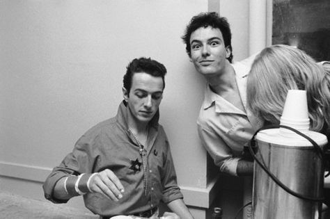 Joe Strummer and Jello Biafra Jello Biafra, Dead Kennedys, Joe Strummer, The Clash, Wall