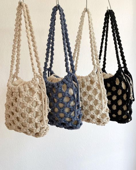 Macrame Owl, Macrame Dress, Bohemian Bags, Crochet Handbags Patterns, Macrame Patterns Tutorials, Crochet Fashion Patterns, Dog Bag, Macrame Bag, Macrame Ideas