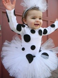 Dalmation Halloween Costume, Dalmations Costume, Baby Dalmatian Costume, Diy Dalmatian Costume, Dalmation Costume, Dalmatian Halloween, Costume Family, Dalmatian Costume, 101 Dalmations