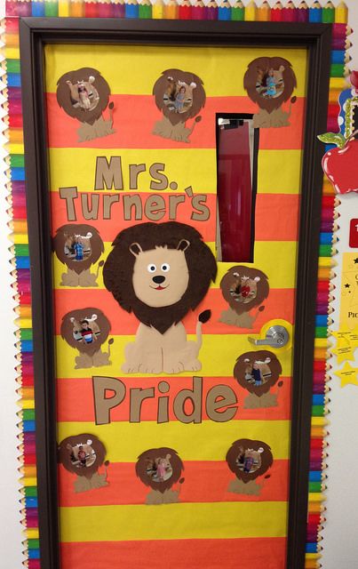 IMG_9798 Jungle Theme Classroom Decorations, Safari Theme Classroom, Fall Classroom Door, Preschool Door, Halloween Classroom Door, Homecoming Floats, Jungle Theme Classroom, Christmas Classroom Door, Thanksgiving Classroom