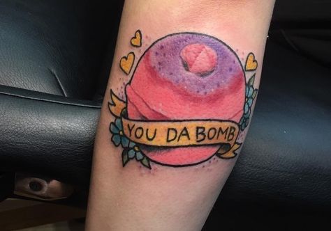 "People tell me that they’ve never heard somebody talk about how much they love their job so much, and I tell them then they need to talk to more people from Lush," Brittney Minor, a Lush employee, tells Allure. Minor suggested getting a Lush tattoo to her fellow Lushies, who all jumped at the idea immediately. Lush Tattoo, People With Tattoos, Pink Tattoo, Lush Bath, Lush Cosmetics, Bubble Bars, Star Wars Tattoo, Popsugar Beauty, Tiny Star