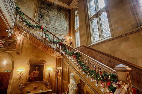 You Can Have Christmas Dinner In A Castle Like An Actual Queen This WinterDelish Highclere Castle Christmas, Highclere Castle Interior, Castle Christmas, Highclere Castle, Christmas Experiences, Stately Homes, Dark Christmas, Castles Interior, House Deck