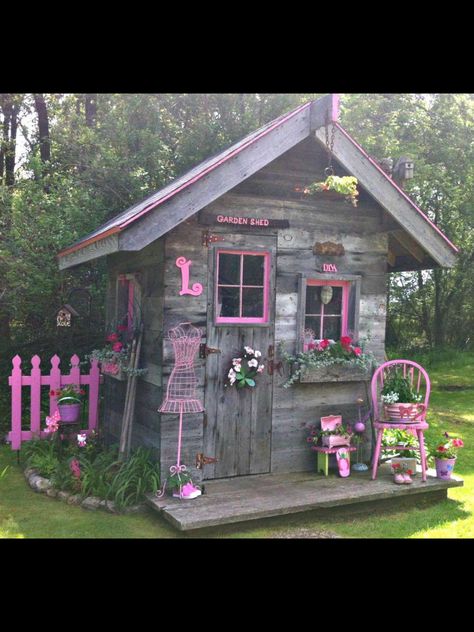 Diy She Shed, She Shed Designs, Shed Decor, Backyard Sheds, Potting Sheds, Shed Homes, She Sheds, Diy Shed, Shed Design