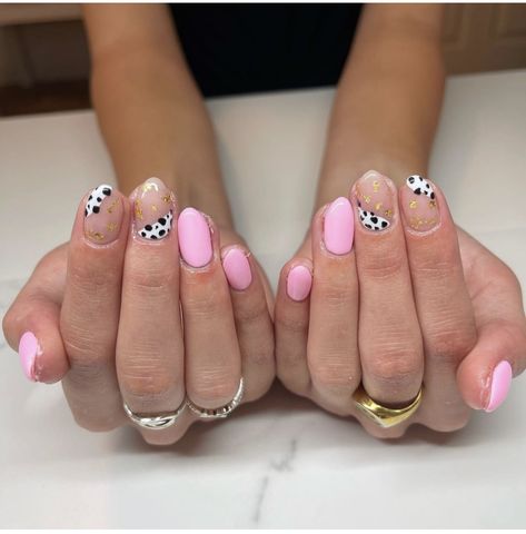 Acrylic Nails For Nashville Trip, Gel Nails Ideas Short Western, Tennessee Vacation Nails, Dolly Parton Nails Ideas, Nashville Bachelorette Nails, Nashville Inspired Nails, Pink Nashville Nails, Nails For Nashville, Nashville Nails Country