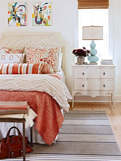 Fun floral print shams on the bed give this room a modern look. More bedroom color schemes: http://www.bhg.com/rooms/bedroom/color-scheme/bedroom-colors/?socsrc=bhgpin052913orangeaqualatte Geometric Headboard, Design Ložnic, Bedroom Beautiful, Green Bedroom, Design Blogs, Bedroom Color, Beautiful Bedroom, Pretty Bedroom, Bedroom Color Schemes