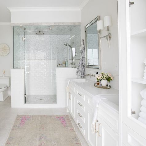 Former Bachelorette Jillian Harris Home Tour Jillian Harris Bathroom, Jillian Harris Home, Farmhouse Basement, Jack N Jill Bathroom Ideas, Home Decor For Small Spaces, Nautical Cottage, Jillian Harris, Interior House Colors, Master Ensuite