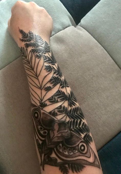 Tatuagem Masculina Pequena, Army Tattoos, Gaming Tattoo, Tattoo Placement, Last Of Us, S Tattoo, Piercing Tattoo, A Tattoo, Tattoos With Meaning