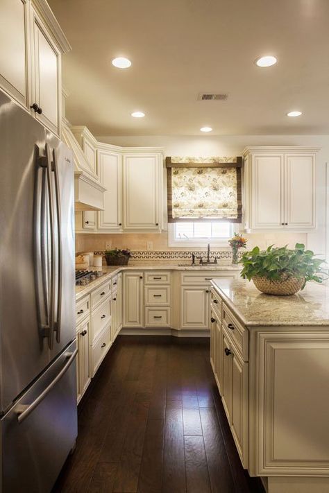 White Cabinet Countertop, Antique White Kitchen Cabinets, Antique White Cabinets, Cabinet Countertop, Antique White Kitchen, Kitchen Cabinet Color Ideas, Kitchen Ideas Dark Cabinets, Kitchen Ideas Dark, White Kitchen Decor