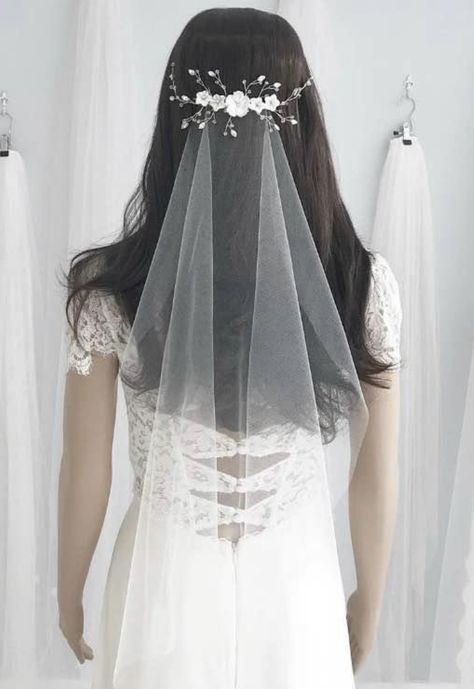 Wedding Gowns With Veil, Elbow Length Veil, Bridal Outfit, Birdcage Veil, Minimal Wedding, Colored Wedding Dresses, Bride Wear, Mermaid Fashion, Wedding Veils