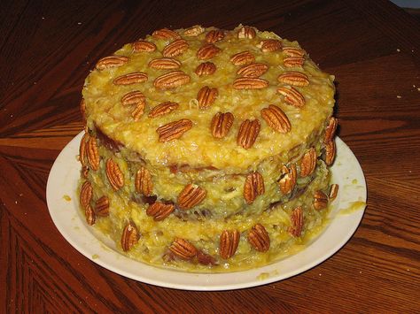 grandma's cooking - Google Search Japanese Fruit Cake, Fruit Filling Recipe, Fruit Cake Filling, Fruit Cake Recipe Christmas, Japanese Fruit, Offset Spatula, Fruit Cake Cookies, Southern Cake, Candied Fruits