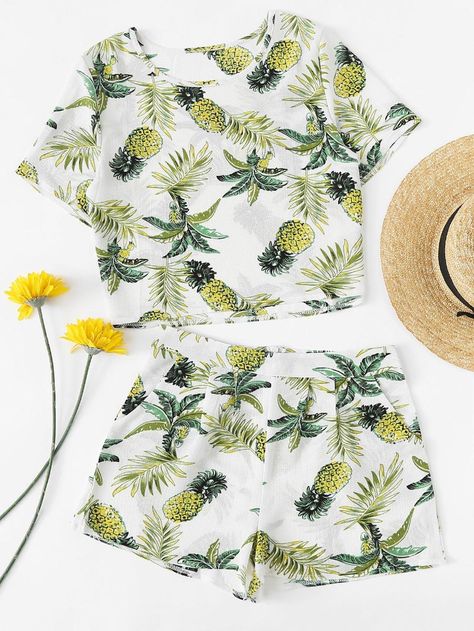 Pineapple Print Crop Top With Shorts -SheIn(Sheinside) Pineapple Outfit, Crop Top With Shorts, Pineapple Clothes, Top With Shorts, Cute Pineapple, Cute Sleepwear, What To Wear Today, Fashion Closet, Pretty Prom Dresses