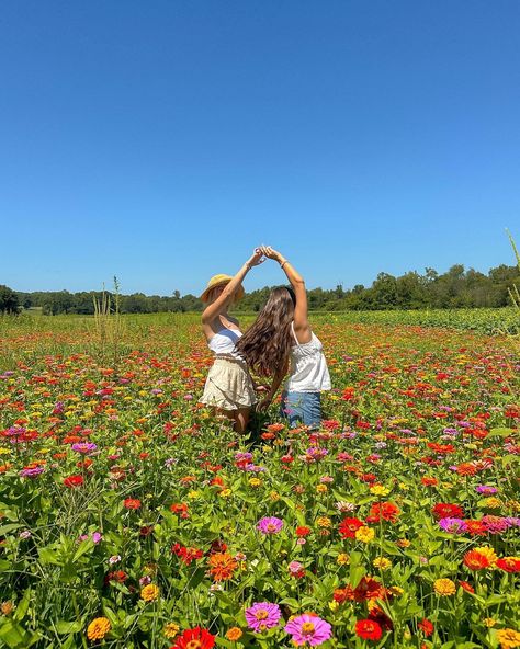 I 🫶🏼 you earth 🌎🌸💞🌳🦋🌞 #earthday #flowerfields #mountainviews #oceanlover #earthpics #colorfulnature Spring Poses, Stardew Valley Aesthetic, Valley Aesthetic, Insta Aesthetic, Spring Inspo, Aesthetic Spring, Tulip Fields, Spring Mood, Nothing But Flowers