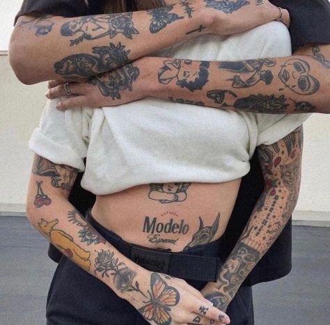 Mujeres Tattoo, Grunge Tattoo, Men Tattoos Arm Sleeve, Stylist Tattoos, Boy Tattoos, Aesthetic Tattoo, Tattoo Life, Black Ink Tattoos, Simplistic Tattoos