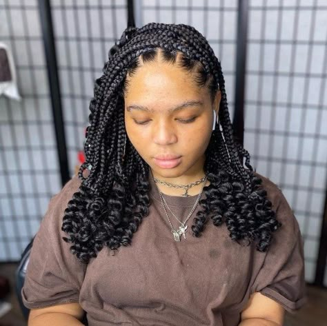 Curled Box Braids, Braids With Shaved Sides, Individual Braids, Medium Box Braids, Short Box Braids Hairstyles, Curly Braids, Big Box Braids, Blonde Box Braids, Short Box Braids