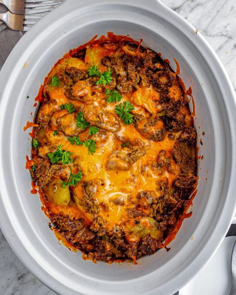 The Easiest Beef and Potato Gratin for the Crockpot Beef And Potato Au Gratin, Goulash Slow Cooker, Potato Au Gratin, Ground Beef And Potatoes, Gratin Dish, Potatoes Au Gratin, Beef And Potatoes, Potato Gratin, Kitchen Smells