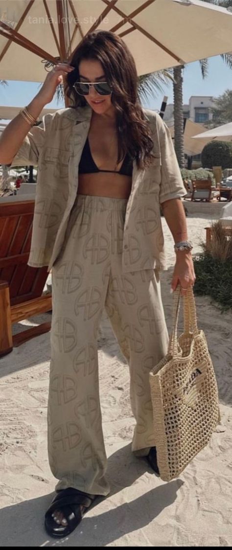 Miami Outfits Spring 2023, Bali Style Fashion Outfits, Canary Islands Outfit Ideas, Spain Beach Outfit, Cool Vacation Outfits, Island Travel Outfit, Spring Outfits Australia, Summer Bali Outfit, Summer Outfits Beach Vacation 2023