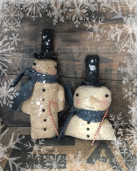 Prim Snowman, Snowman Patterns, Valentine Craft Decorations, List To Make, Snowmen Ornaments, Snowed In, Primitive Patterns, Prim Christmas, Primitive Snowmen