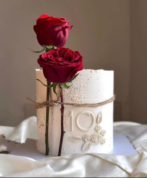 Red Rose Birthday Cake, Rose Birthday Cake, Flower Cake Design, Anniversary Cake Designs, Happy Anniversary Cakes, Birthday Cake For Husband, Cake Filling Recipes, Rose Birthday, Cake For Husband