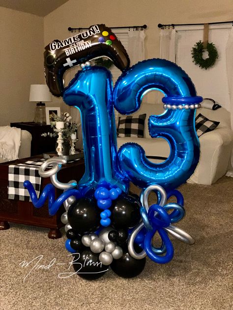 Gamer Birthday Centerpieces, Gamer Balloon Bouquet, 13 Balloon Bouquet, Gamer Balloons, Playstation Party, 13th Birthday Boys, Birthday Balloon Bouquet, Balloon Tower, Video Games Birthday Party