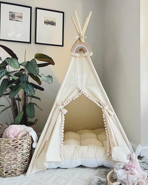 Tee Pee Tent, Unique Kids Bedrooms, Tent Kids Room, Tent Bedroom, Girls Teepee, Organization Nursery, Decorating Nursery, Toddlers Bedroom, Furniture Nursery