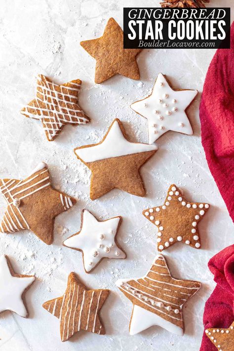 Christmas Cookie Plates, Christmas Confections, Gingerbread Star, Spicy Gingerbread, Cookie Gingerbread, Gingerbread Tree, Iced Oatmeal Cookies, Holiday Desserts Table, Cream Cheese Pound Cake