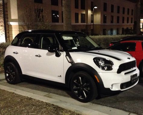 White mini coopers countryman White Mini Cooper Countryman, Mini Cooper Countryman R60, Mini Cooper Countryman Aesthetic, Minicooper Mini Coopers, Cute Mini Cooper, Mini Cooper Modified, White Mini Cooper, Mini Cooper Sd, 2012 Mini Cooper