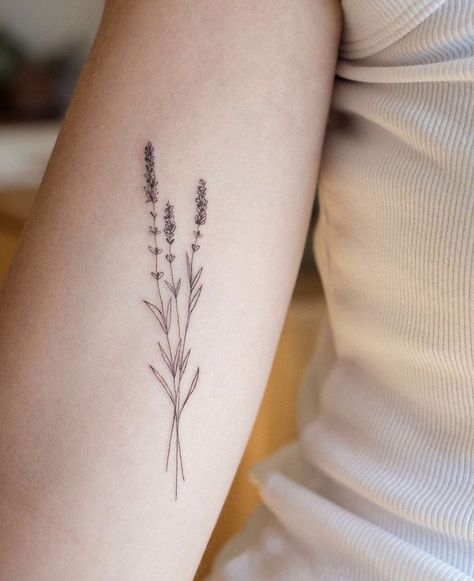 Small Heather Flower Tattoo, Minimalist Tattoo Lavender, Vervain Flower Tattoo, Lavender Stalk Tattoo, Minimal Lilac Tattoo, Collar Bone Tattoo Lavender, Simple Lavender Tattoo Black, Text Tattoo Wrist, Sprig Of Lavender Tattoo Simple