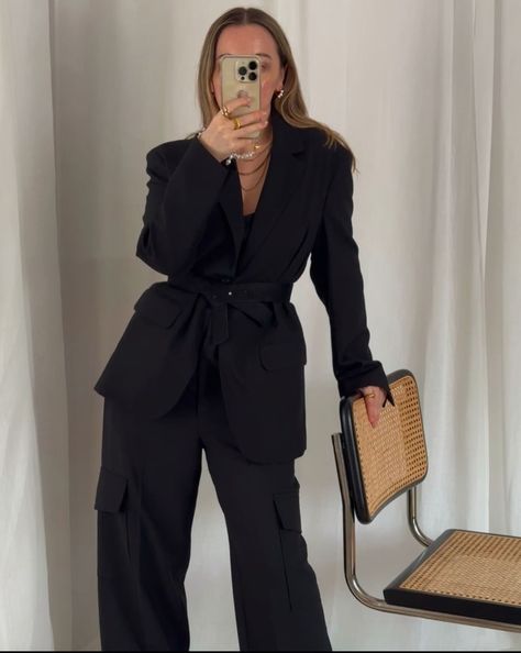 Black Blazer With Belt, Belt Over Blazer, Oversized Blazer With Belt, Blazer With Belt Outfit, Belted Blazer Outfit, Black Combat Trousers, Work From Home Outfit Ideas, Blazer With Belt, Transitional Outfits